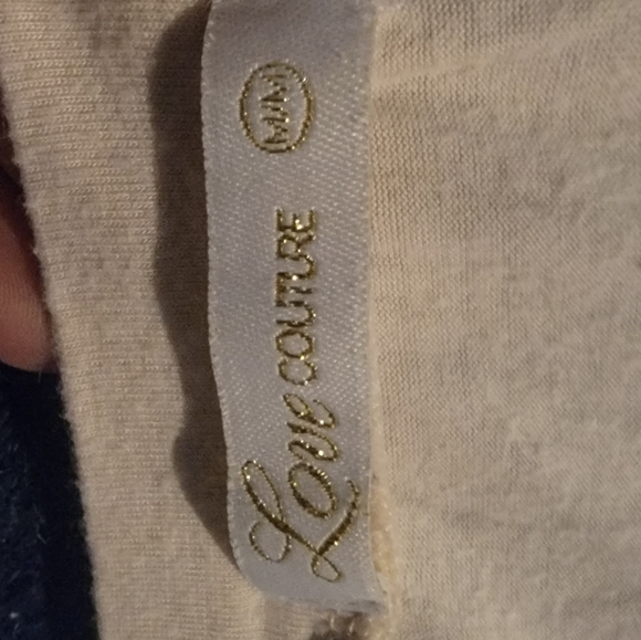 Beautiful  top - Picture 5 of 5